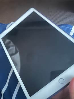 iPad 8 (2020, A12 series) リファービッシュ品 | Back Market
