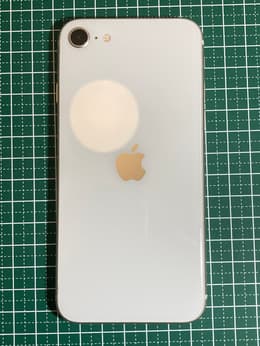 iPhone SE (2022) リファービッシュ品 | Back Market