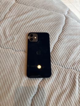 iPhone12 ブラック iphone_16_vs_iphone_16_pro__1_.jpg