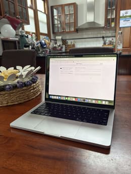 MacBook Pro (M4 series) リファービッシュ品 | Back Market