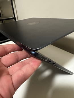 MacBook Air 15 インチ (2023) - Apple M2 8-コア と 10-コア GPU