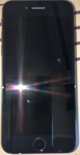 iPhone 中古整備品(リファービッシュ) をお得に購入 • レッド | Back